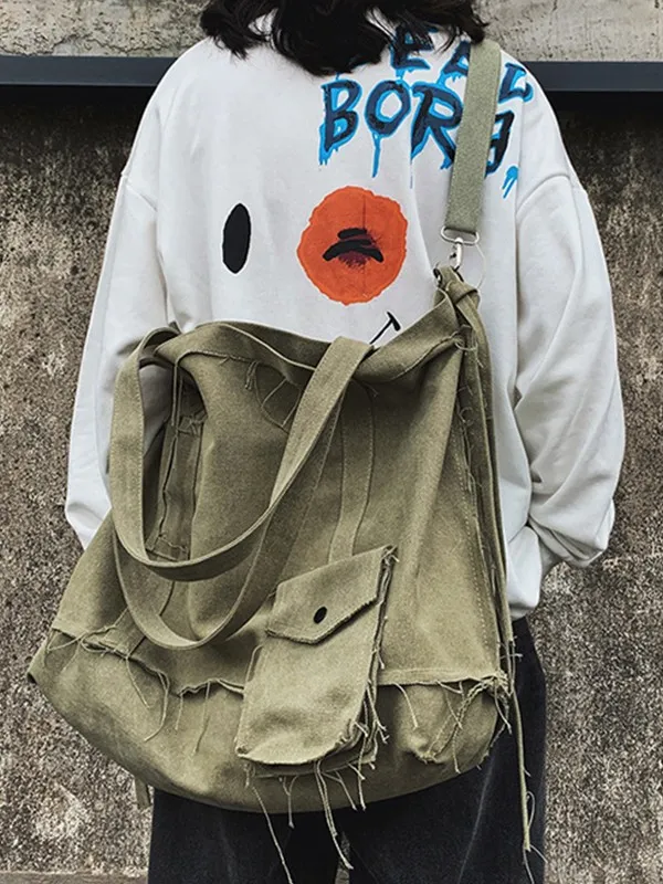 Raw Edge Große Crossbody-Tasche